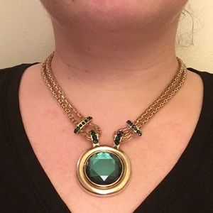 🏘MOVING SALE🏘 emerald green statement necklace